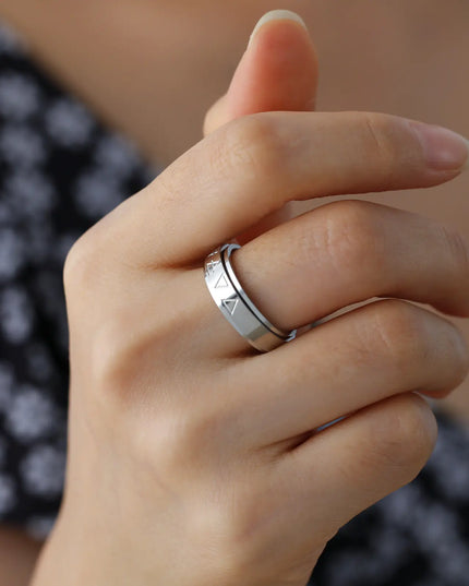 Rotatable Triangle Pattern Stainless Steel Ring