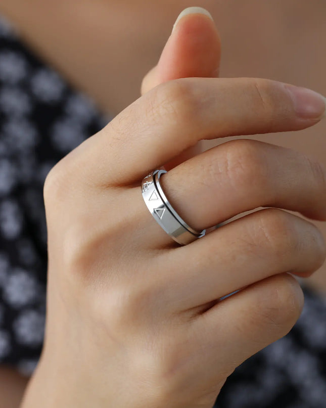 Rotatable Triangle Pattern Stainless Steel Ring